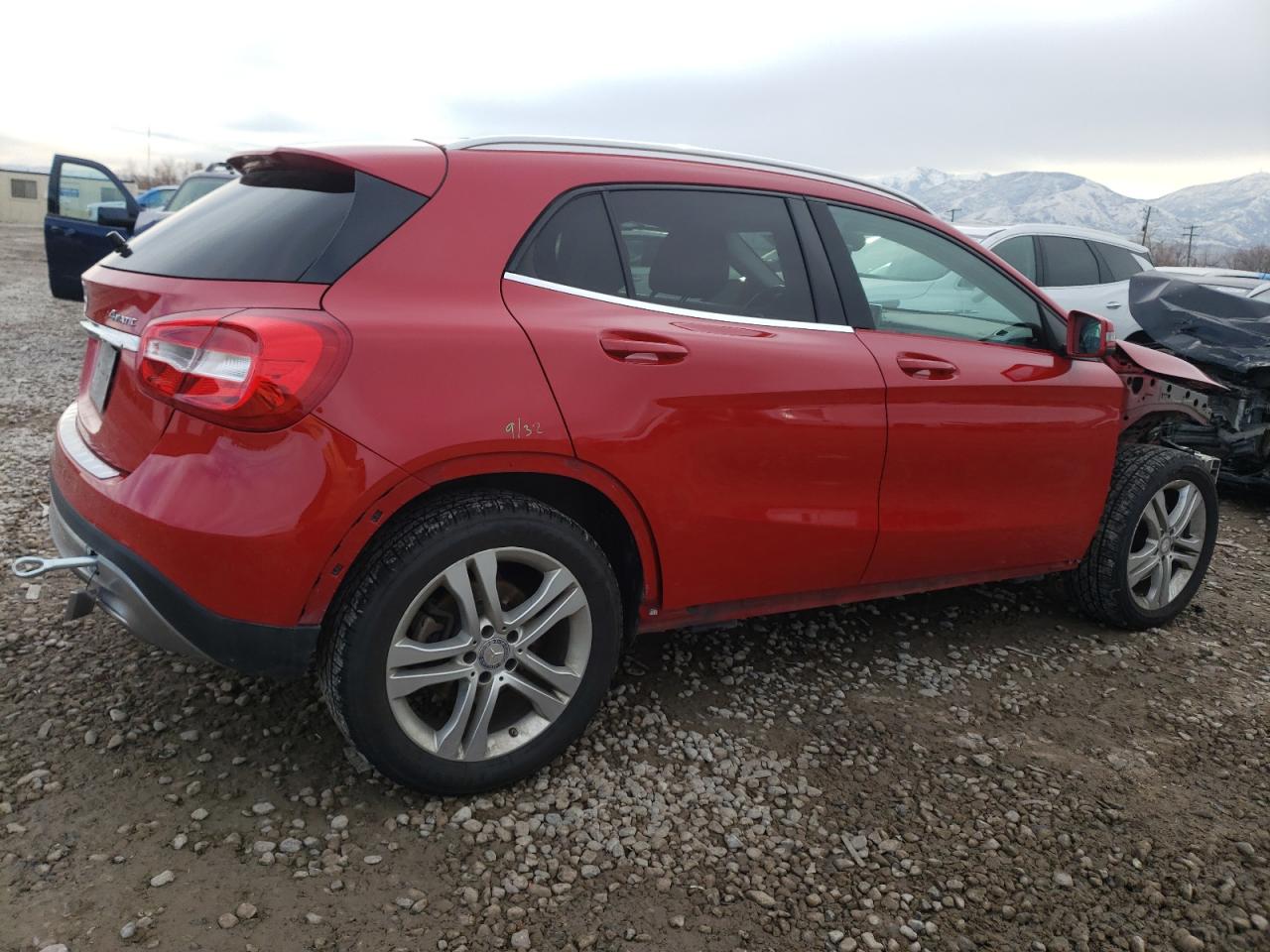 Image 3 of 2015 MERCEDES-BENZ GLA 250 4MATIC 2015 with VIN WDCTG4GB8FJ122738