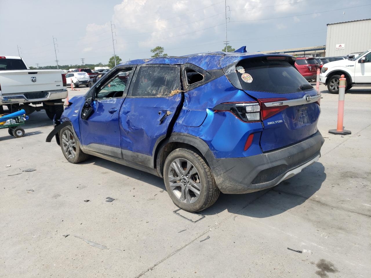 Image 2 of 2021 KIA SELTOS LX 2021 with VIN KNDEPCAA8M7209719