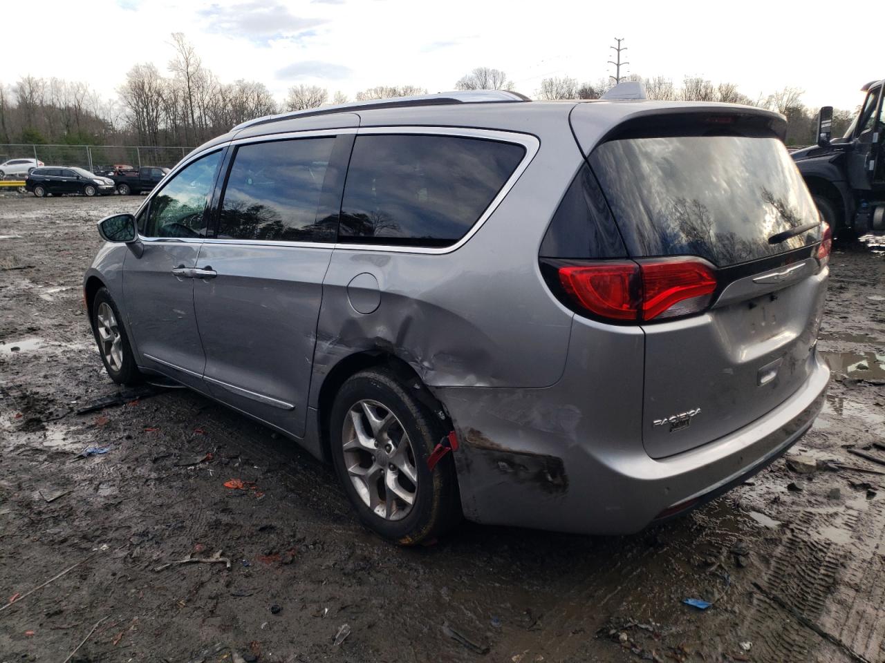 Изображение 2 2017 CHRYSLER PACIFICA LIMITED 2017 с VIN 2C4RC1GG5HR560492