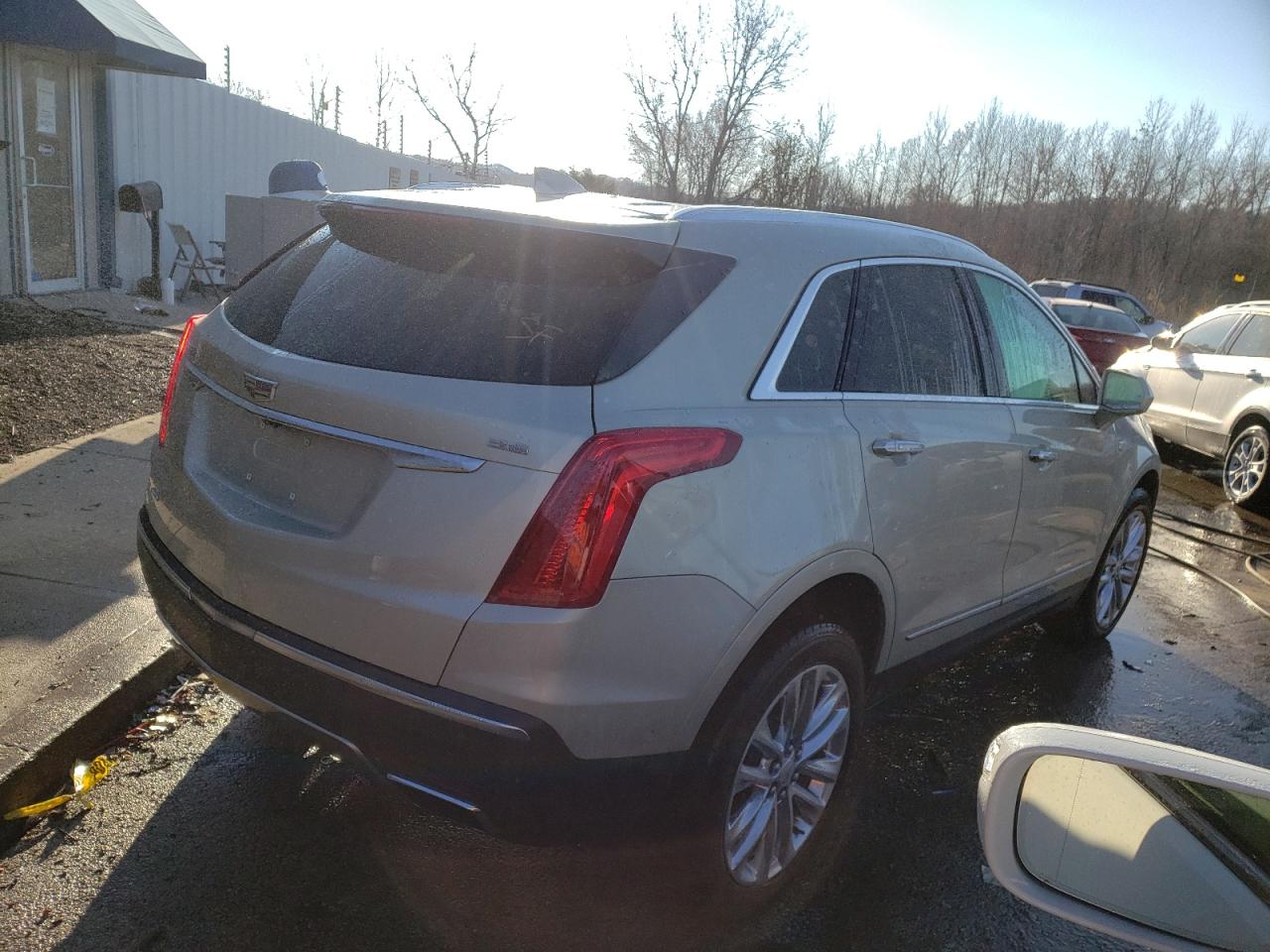 Изображение 3 2017 CADILLAC XT5 PLATINUM 2017 с VIN 1GYKNFRS7HZ100180