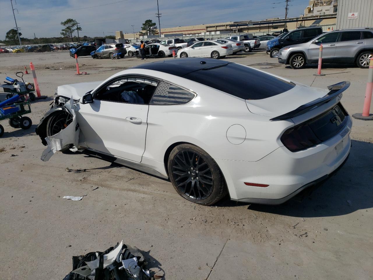 Image 2 of 2019 FORD MUSTANG GT 2019 with VIN 1FA6P8CF5K5194038