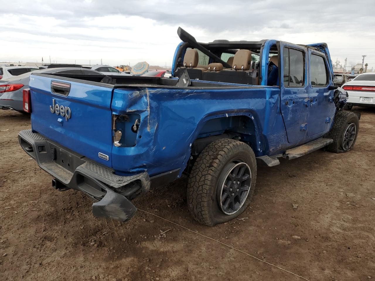 Image 3 of 2022 JEEP GLADIATOR OVERLAND 2022 with VIN 1C6HJTFG7NL154420