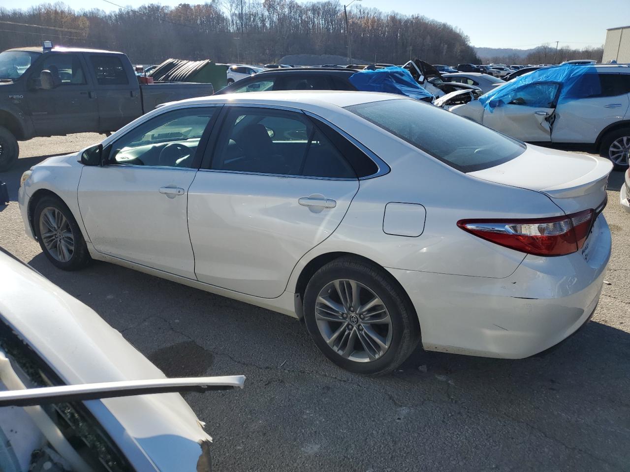 Image 2 of 2015 TOYOTA CAMRY LE 2015 with VIN 4T1BF1FK0FU052411