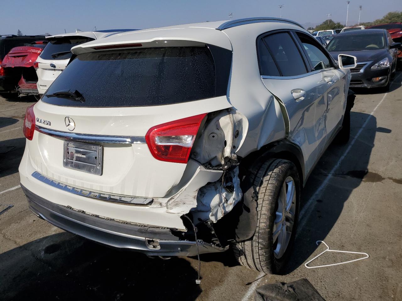 Image 3 of 2016 MERCEDES-BENZ GLA 250 2016 with VIN WDCTG4EB4GJ206141