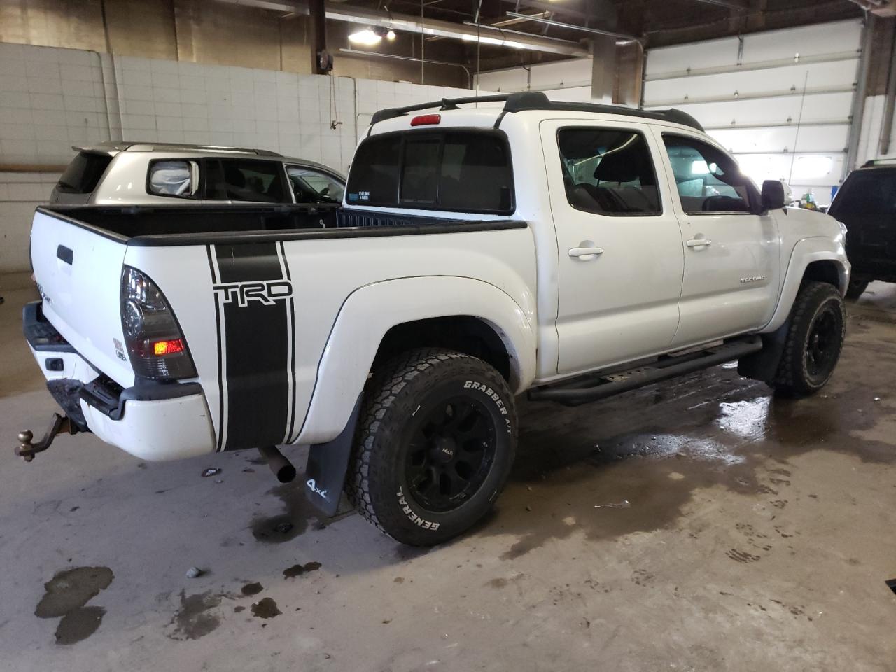 Изображение 3 2012 TOYOTA TACOMA DOUBLE CAB 2012 с VIN 3TMLU4EN5CM102053