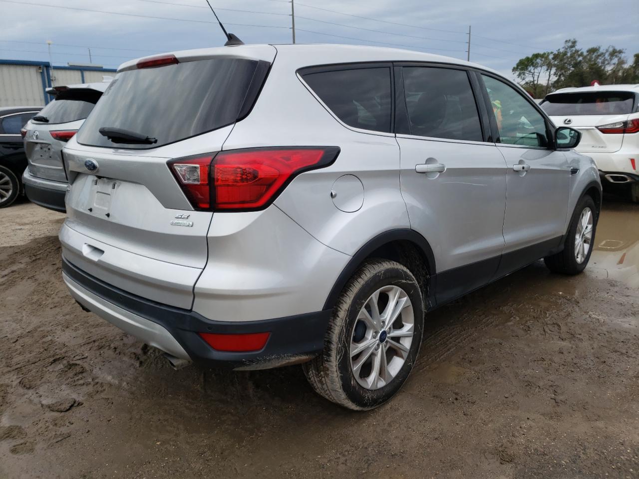 Image 3 of 2019 FORD ESCAPE SE 2019 with VIN 1FMCU0GD6KUC34421