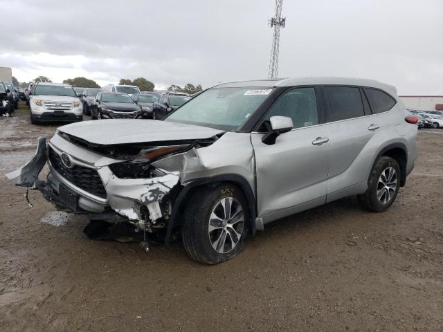 Изображение 2021 TOYOTA HIGHLANDER XLE 2021