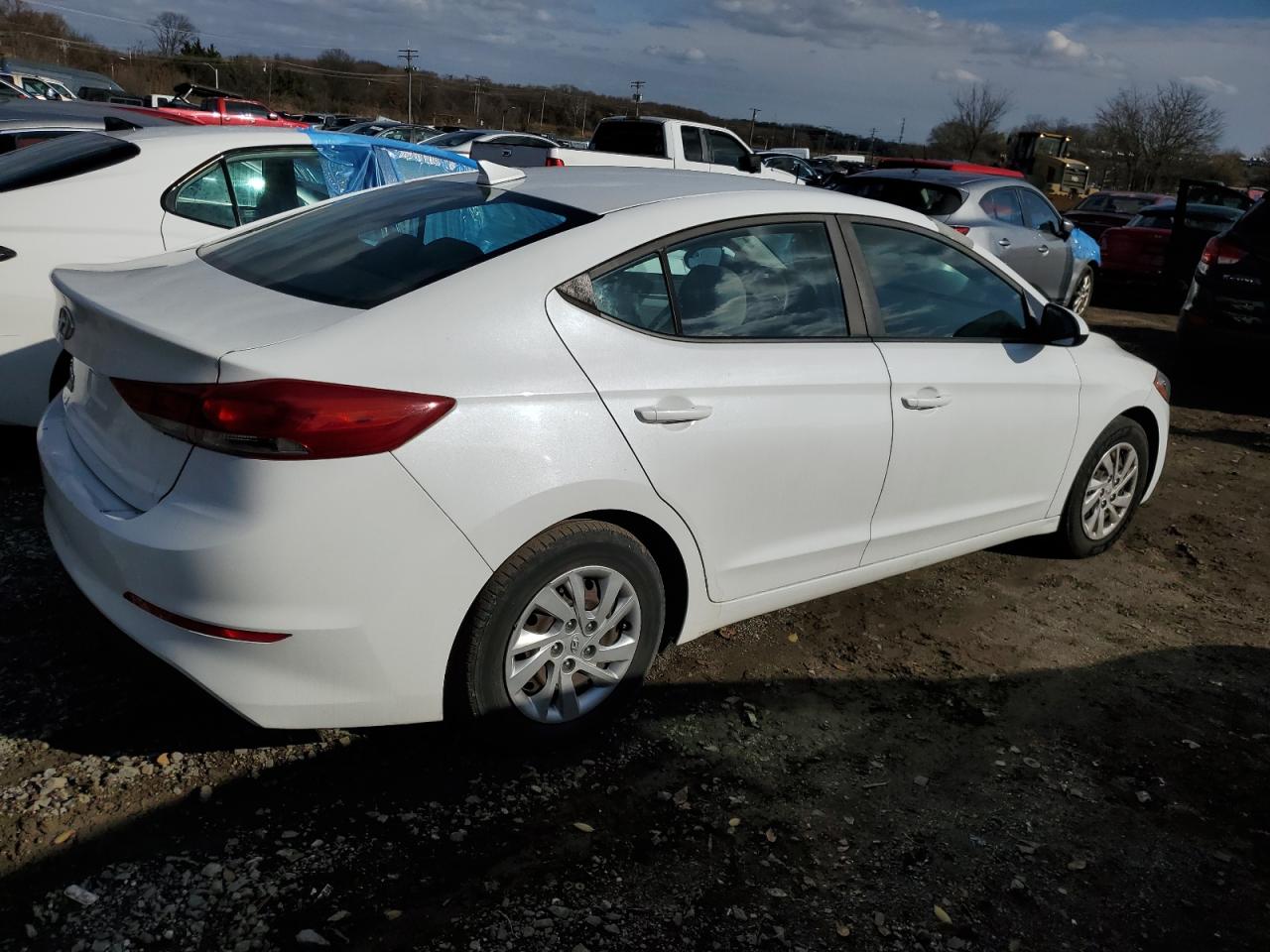 Obraz 3 z 2017 HYUNDAI ELANTRA SE 2017 z VIN 5NPD74LFXHH127096