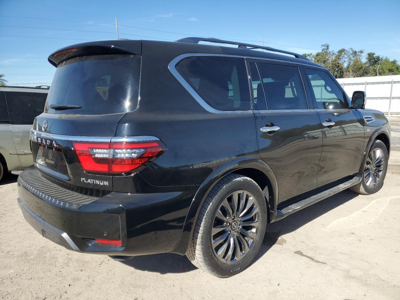 Obraz 3 z 2022 NISSAN ARMADA PLATINUM 2022 z VIN JN8AY2DA0N9390018