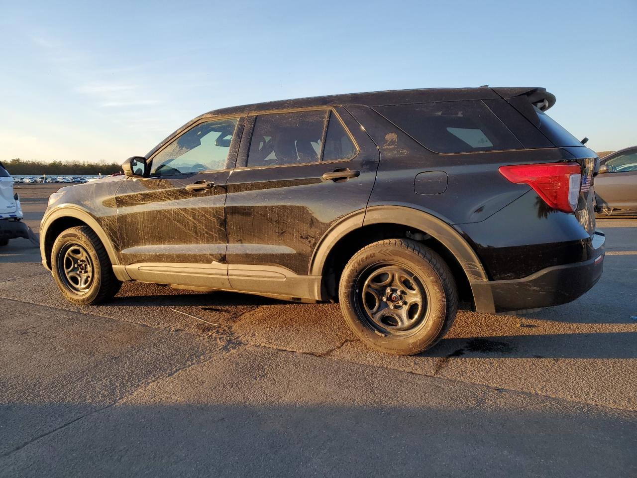 Image 2 of 2021 FORD EXPLORER POLICE INTERCEPTOR 2021 with VIN 1FM5K8ABXMGA33790