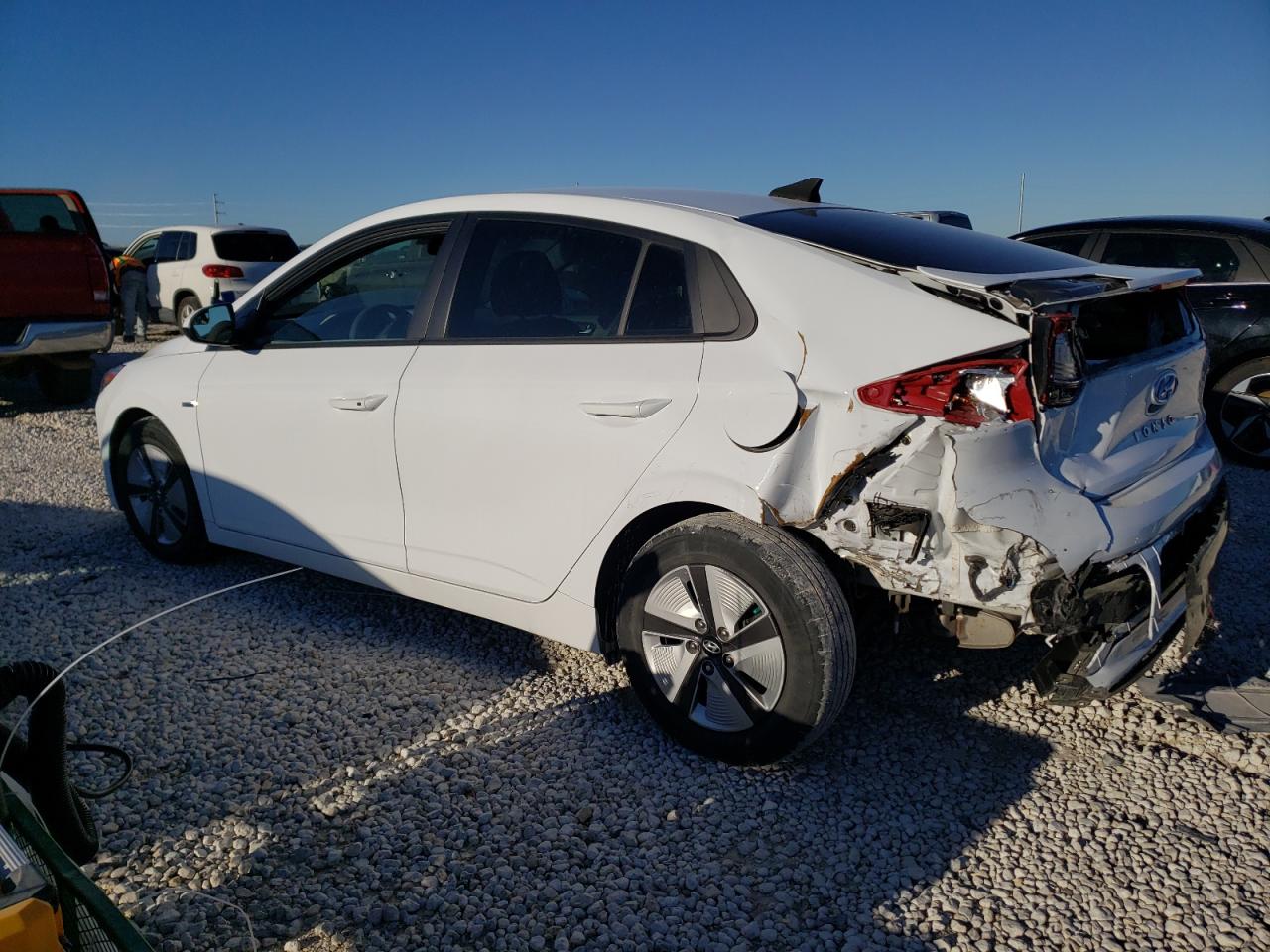 Obraz 2 z 2019 HYUNDAI IONIQ BLUE 2019 z VIN KMHC65LCXKU129482