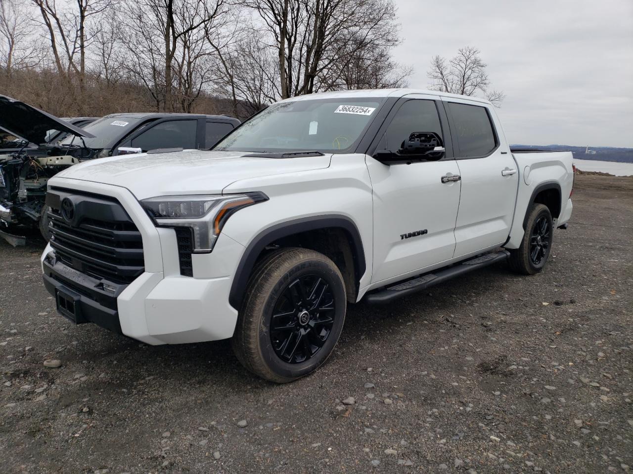Obraz 2024 TOYOTA TUNDRA CREWMAX LIMITED 2024