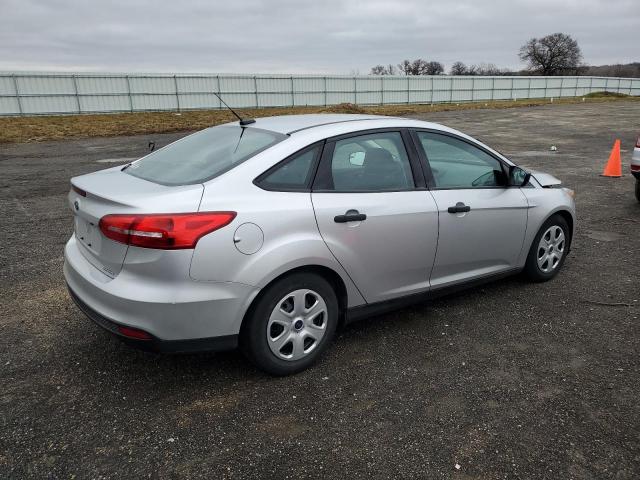 Obraz 3 z 2016 FORD FOCUS S 2016 z VIN 1FADP3E25GL304481