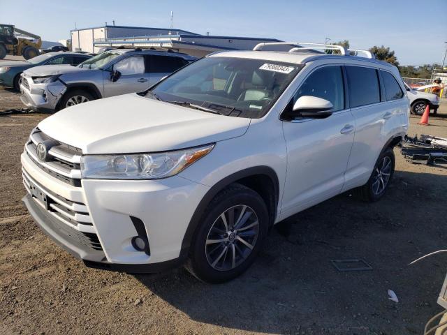 2017 TOYOTA HIGHLANDER SE 2017 image