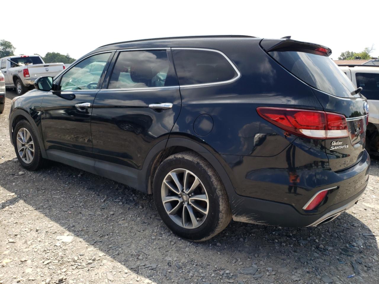 Изображение 2 2017 HYUNDAI SANTA FE SE 2017 с VIN KM8SMDHF2HU224335