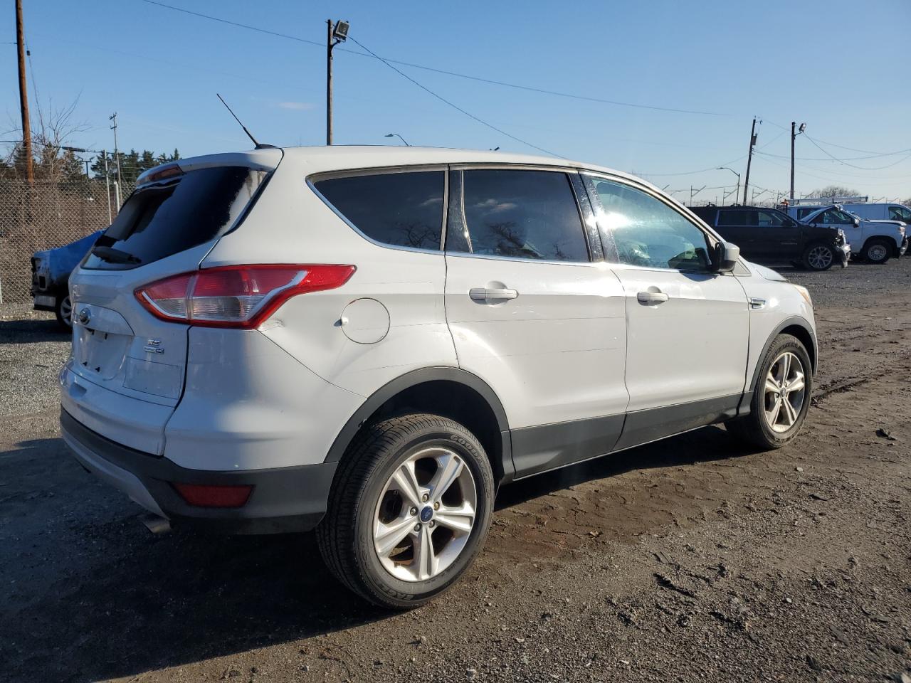 Image 3 of 2014 FORD ESCAPE SE 2014 with VIN 1FMCU9GX0EUC01076