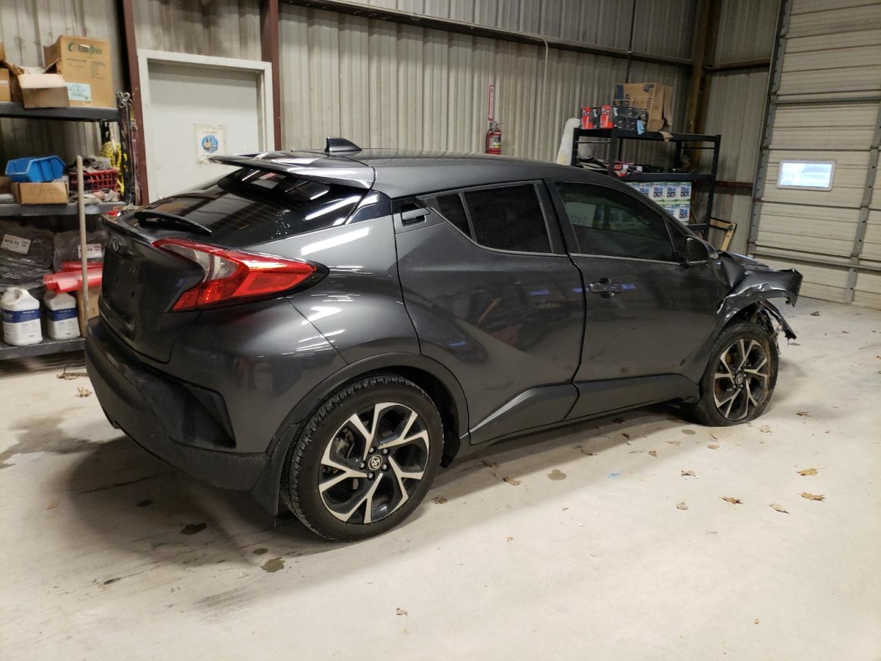 Изображение 3 2020 TOYOTA C-HR XLE 2020 с VIN NMTKHMBX7LR117545