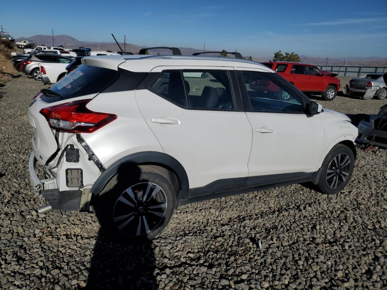 Изображение 3 2019 NISSAN KICKS S 2019 с VIN 3N1CP5CU8KL518046
