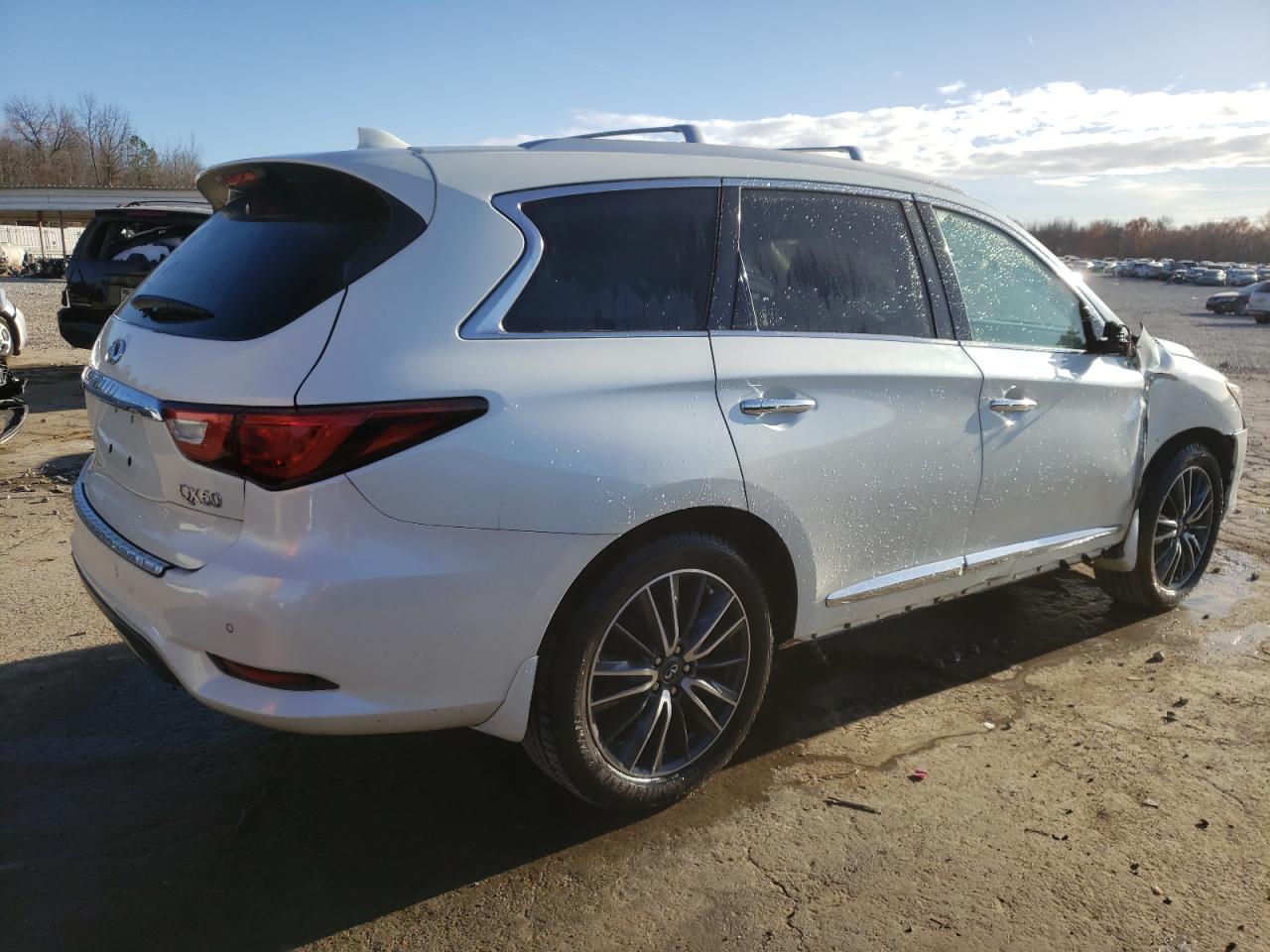 Image 3 of 2017 INFINITI QX60  2017 with VIN 5N1DL0MN6HC547147