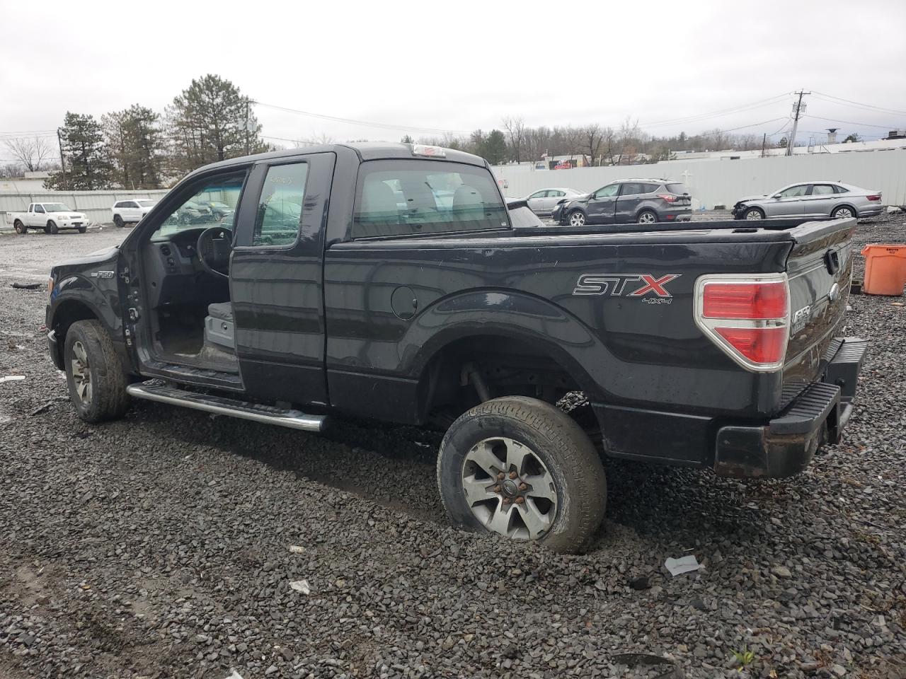 Image 2 of 2014 FORD F150 SUPER CAB 2014 with VIN 1FTFX1EFXEFB05917