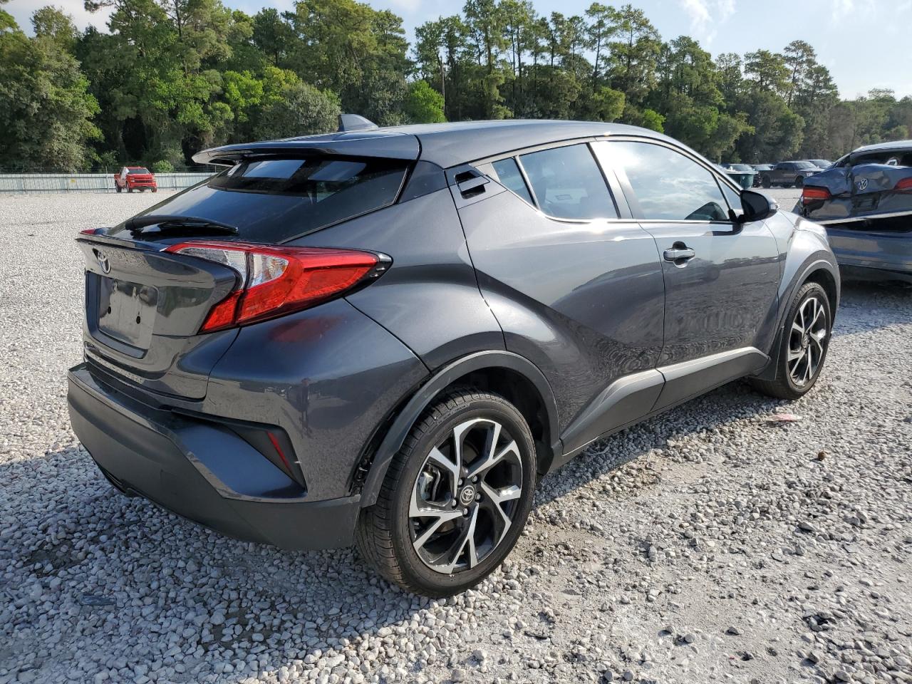 Image 3 of Toyota C-Hr Xle 2022 with VIN NMTKHMBX9NR145706