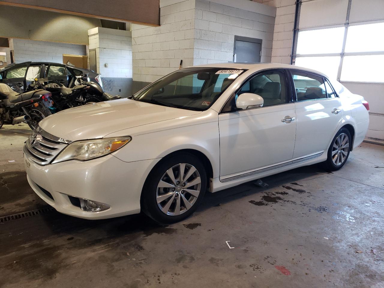 Image 1 of 2011 TOYOTA AVALON BASE 2011 with VIN 4T1BK3DB8BU391762