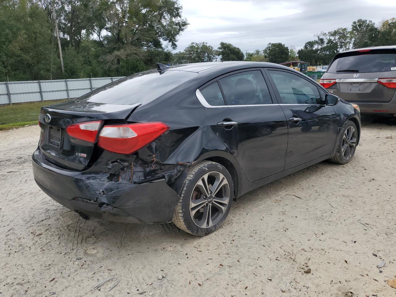 Image 3 of 2015 KIA FORTE EX 2015 with VIN KNAFX4A85F5357703