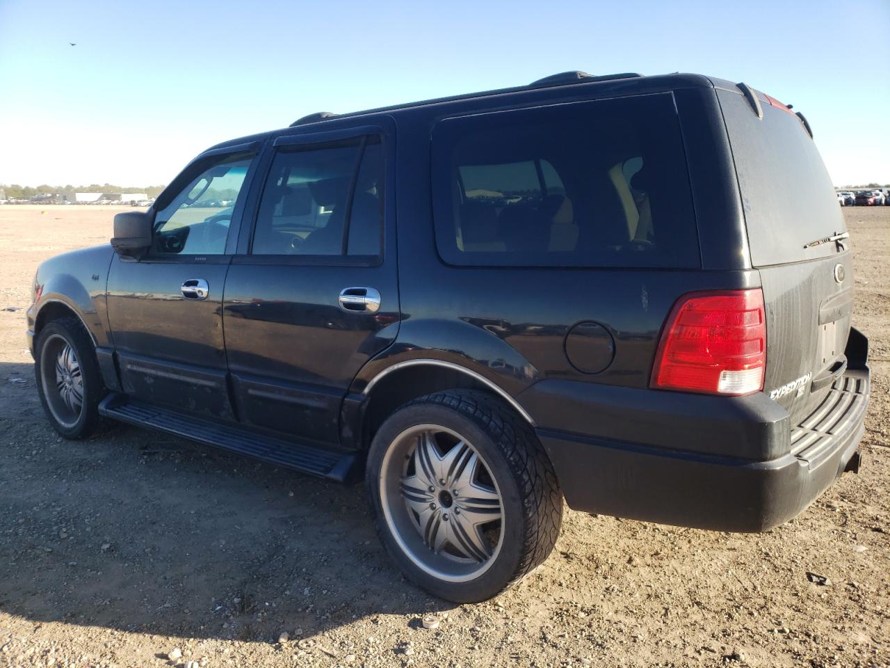 Obraz 2 z 2003 FORD EXPEDITION XLT 2003 z VIN 1FMPU16W53LA29965