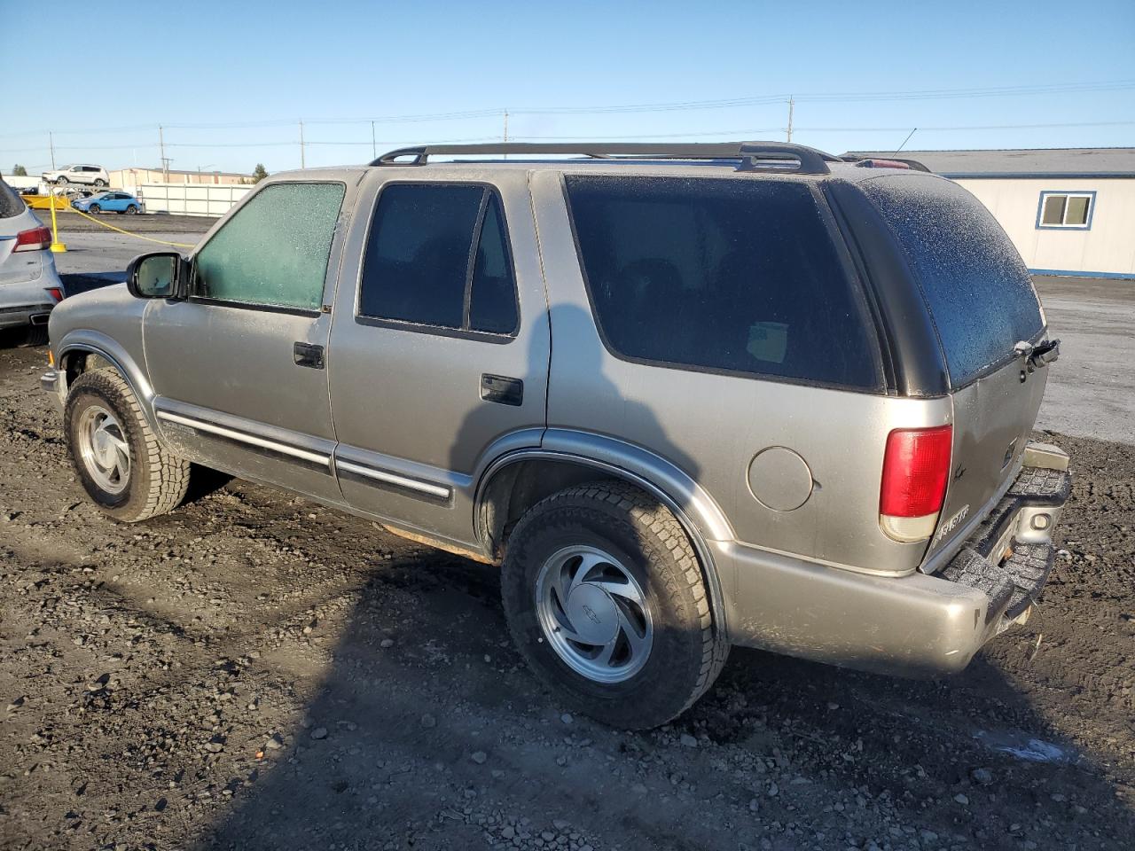 Image 2 of 2001 CHEVROLET BLAZER  2001 with VIN 1GNDT13W612218729