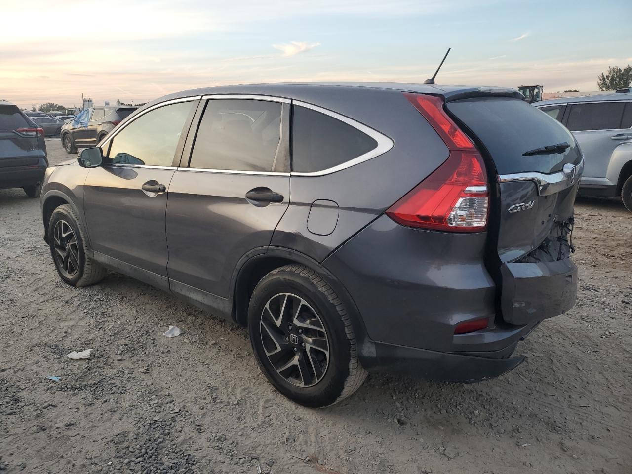 Изображение 2 2016 HONDA CR-V SE 2016 с VIN 2HKRM3H4XGH521373