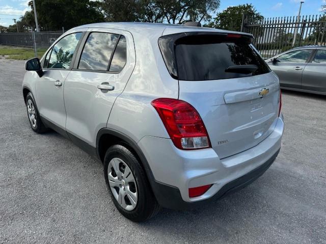 Изображение 2 2019 CHEVROLET TRAX LS 2019 с VIN 3GNCJKSB4KL177989