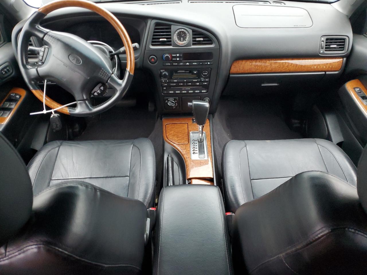 Image 2 of 2001 INFINITI QX4  2001 with VIN JNRDR07Y01W102318