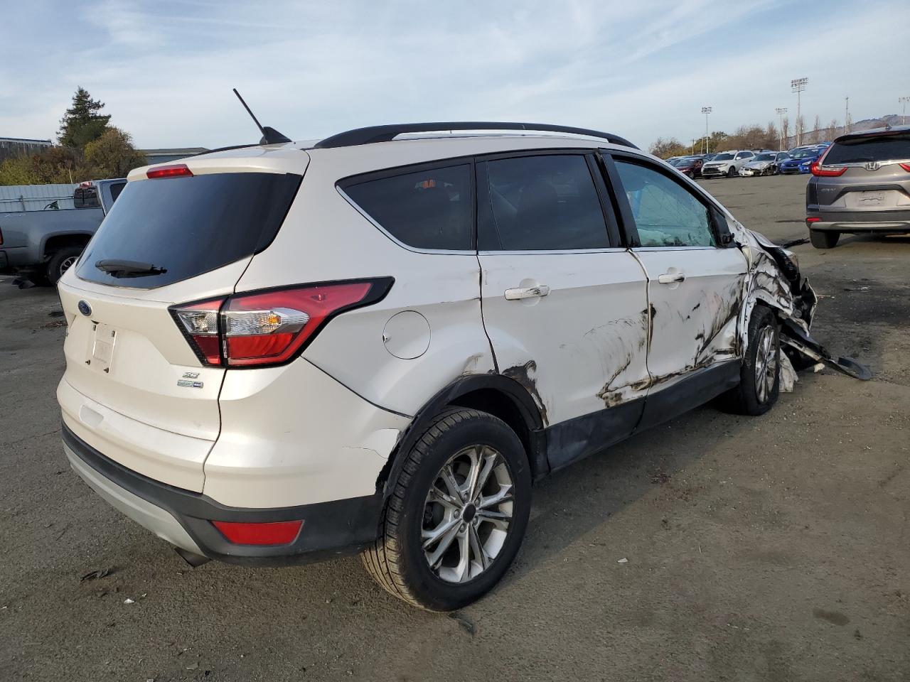 Image 3 of 2018 FORD ESCAPE SE 2018 with VIN 1FMCU9GD2JUA24658