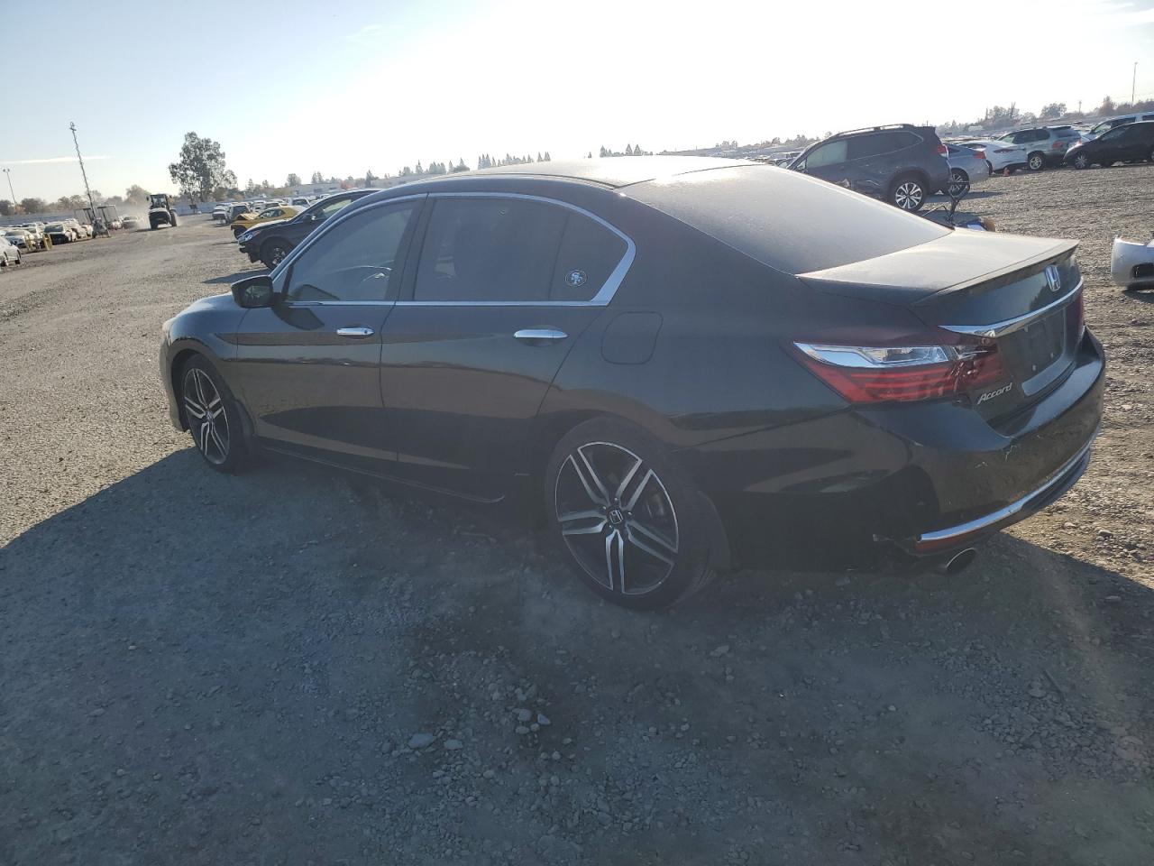 Изображение 2 2017 HONDA ACCORD SPORT 2017 с VIN 1HGCR2F58HA231284