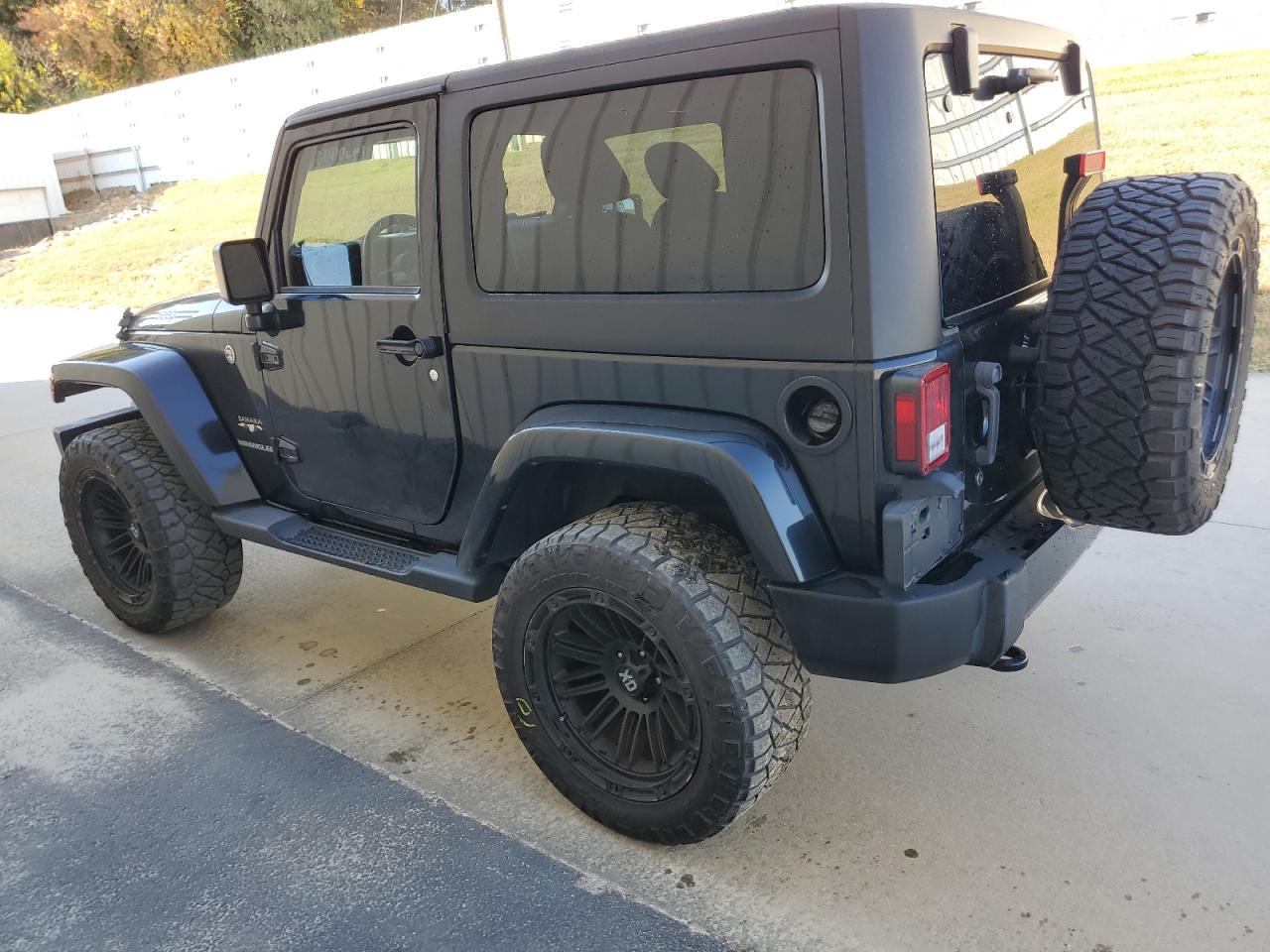 Изображение 2 2017 JEEP WRANGLER SAHARA 2017 с VIN 1C4AJWBG6HL617427