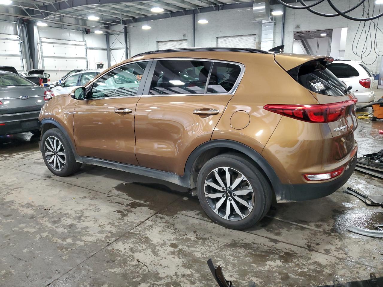 Image 2 of 2018 KIA SPORTAGE EX 2018 with VIN KNDPNCAC4J7406446