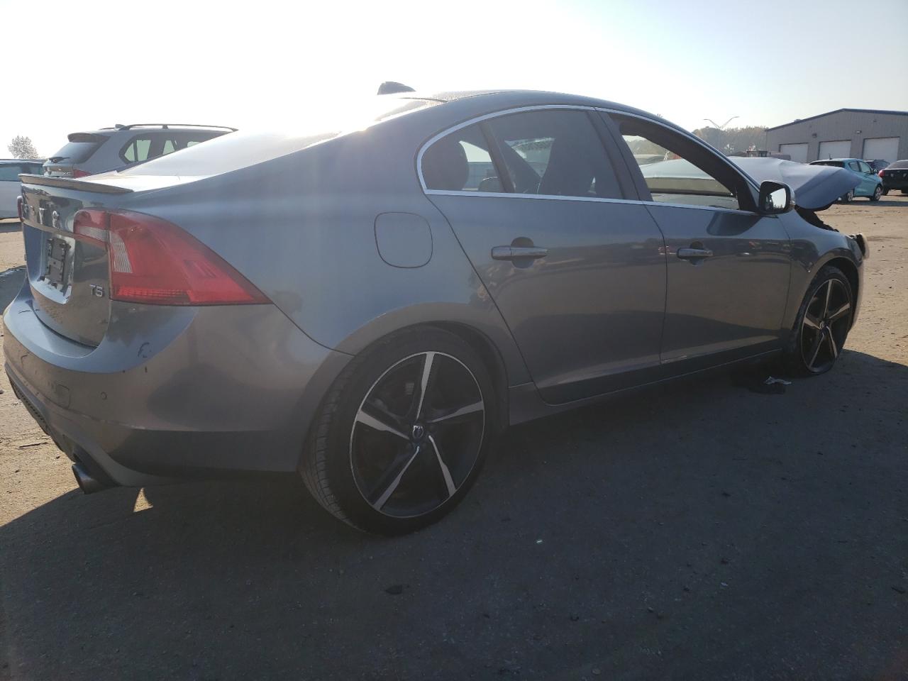 Изображение 3 2016 VOLVO S60 R DESIGN 2016 с VIN YV126MFP9G2396411