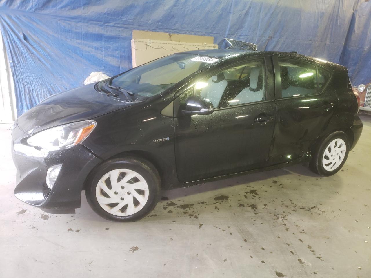 Image 1 of 2015 TOYOTA PRIUS C  2015 with VIN JTDKDTB32F1581185