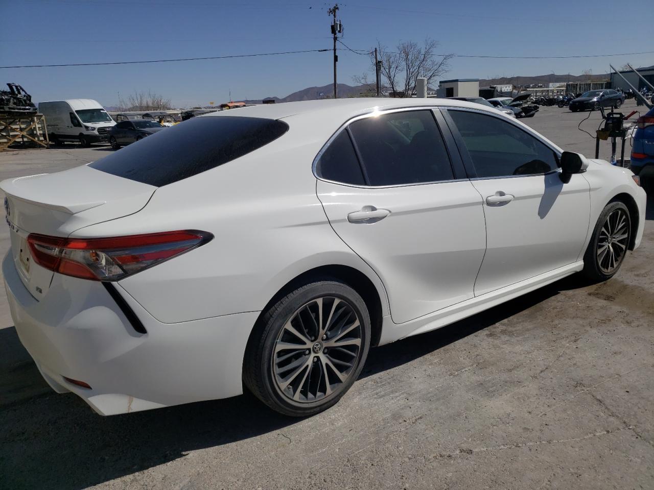 Изображение 3 2018 TOYOTA CAMRY L 2018 с VIN JTNB11HK1J3004894