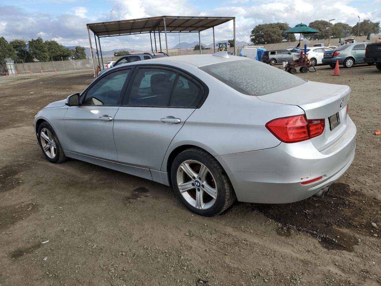 Изображение 2 2013 BMW 328 I SULEV 2013 с VIN WBA3C1C52DF443249
