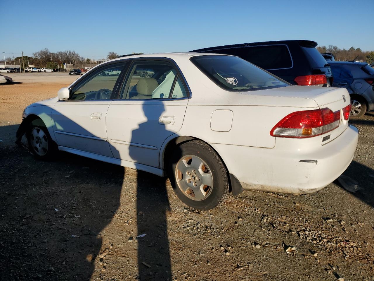 Image 2 of 2002 HONDA ACCORD EX 2002 with VIN 1HGCG16562A083482