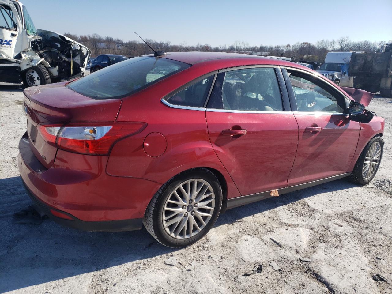 Изображение 3 2012 FORD FOCUS SEL 2012 с VIN 1FAHP3H27CL342365