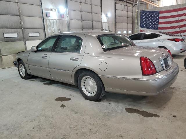 Obraz 2 z 2001 LINCOLN TOWN CAR EXECUTIVE 2001 z VIN 1LNHM81W21Y660905