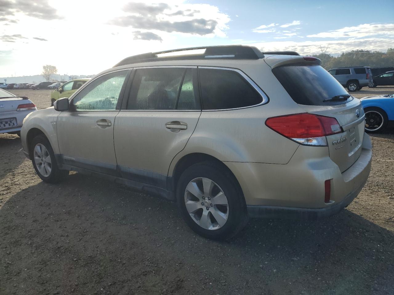 Obraz 2 z Subaru Outback 2.5I Premium 2010 z VIN 4S4BRBCC4A3379614