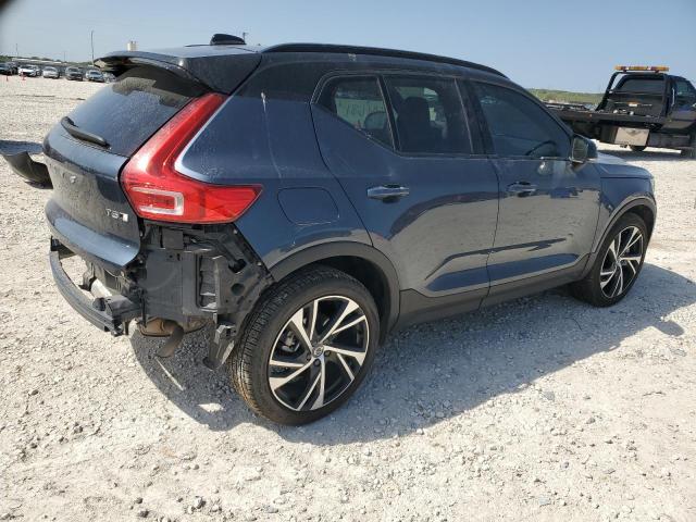 Image 3 of 2022 VOLVO XC40 T5 R-DESIGN 2022 with VIN YV4162UM1N2787917