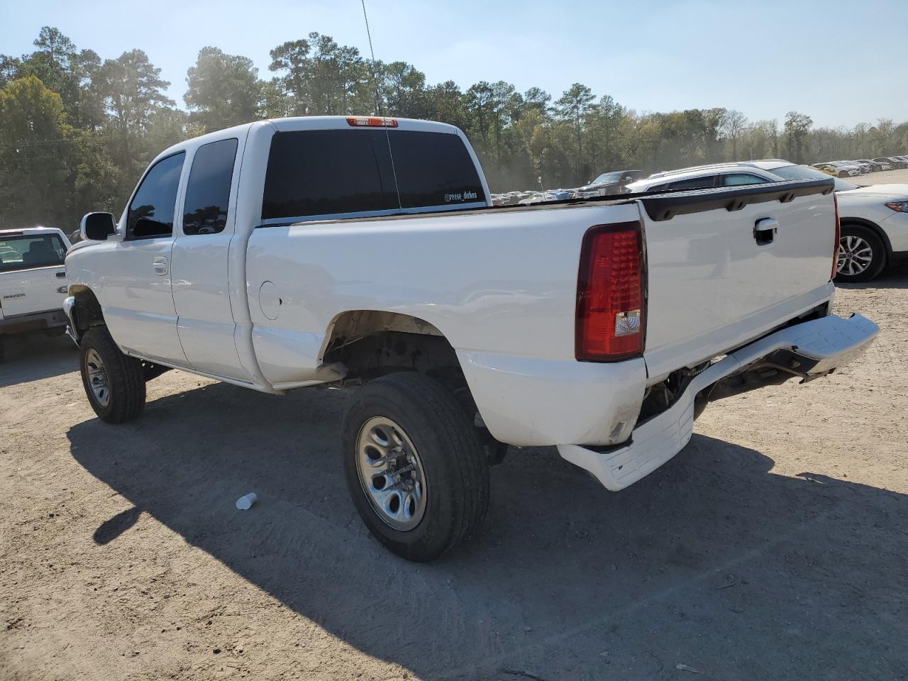 Obraz 2 z 2005 CHEVROLET SILVERADO K1500 2005 z VIN 1GCEK19Z45Z131104