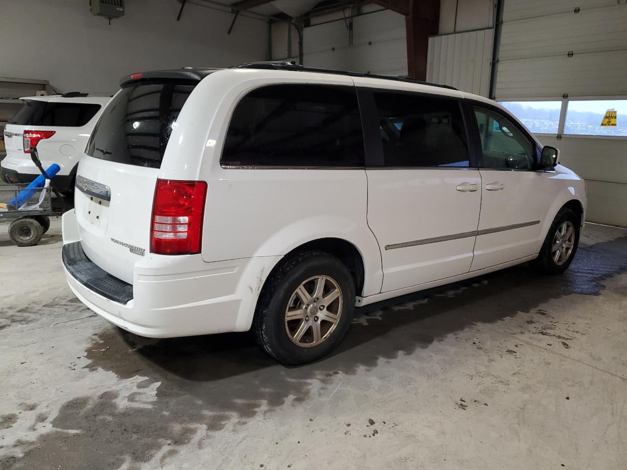 Image 3 of 2009 CHRYSLER TOWN & COUNTRY TOURING 2009 with VIN 2A8HR54159R633923