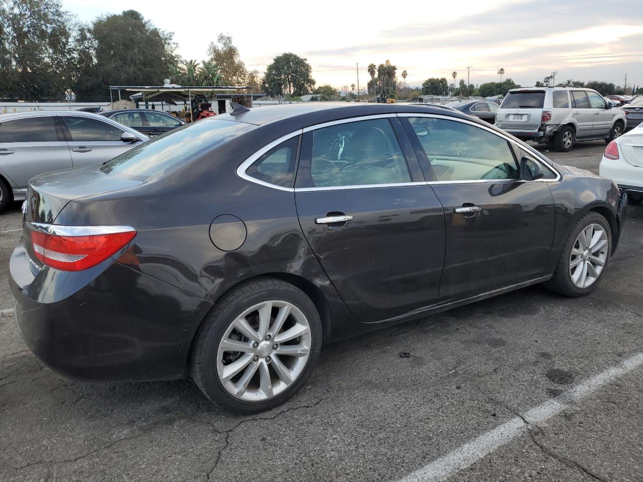 Obraz 3 z 2013 BUICK VERANO  2013 z VIN 1G4PP5SK3D4207384