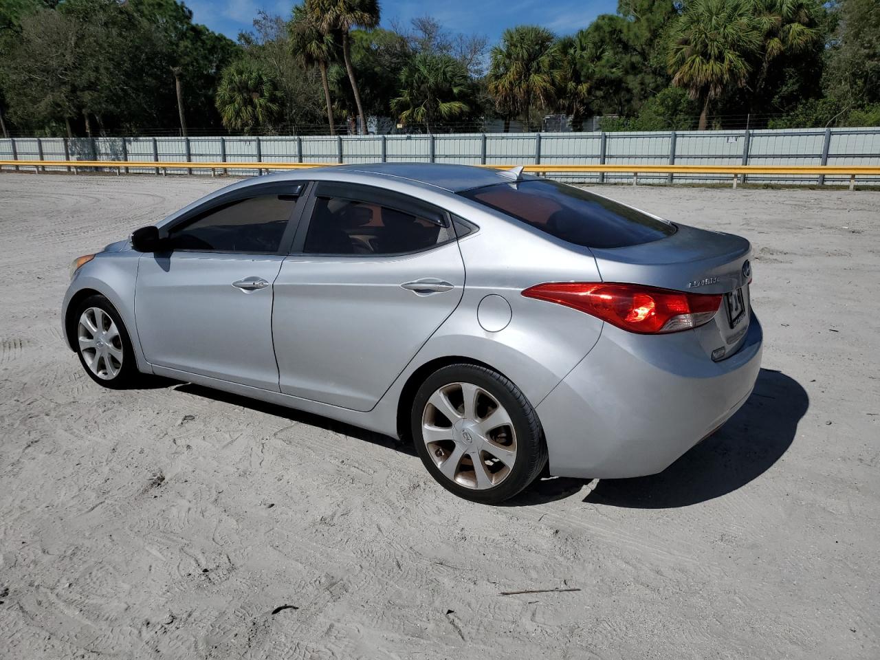 Obraz 2 z 2012 HYUNDAI ELANTRA GLS 2012 z VIN 5NPDH4AE0CH110131