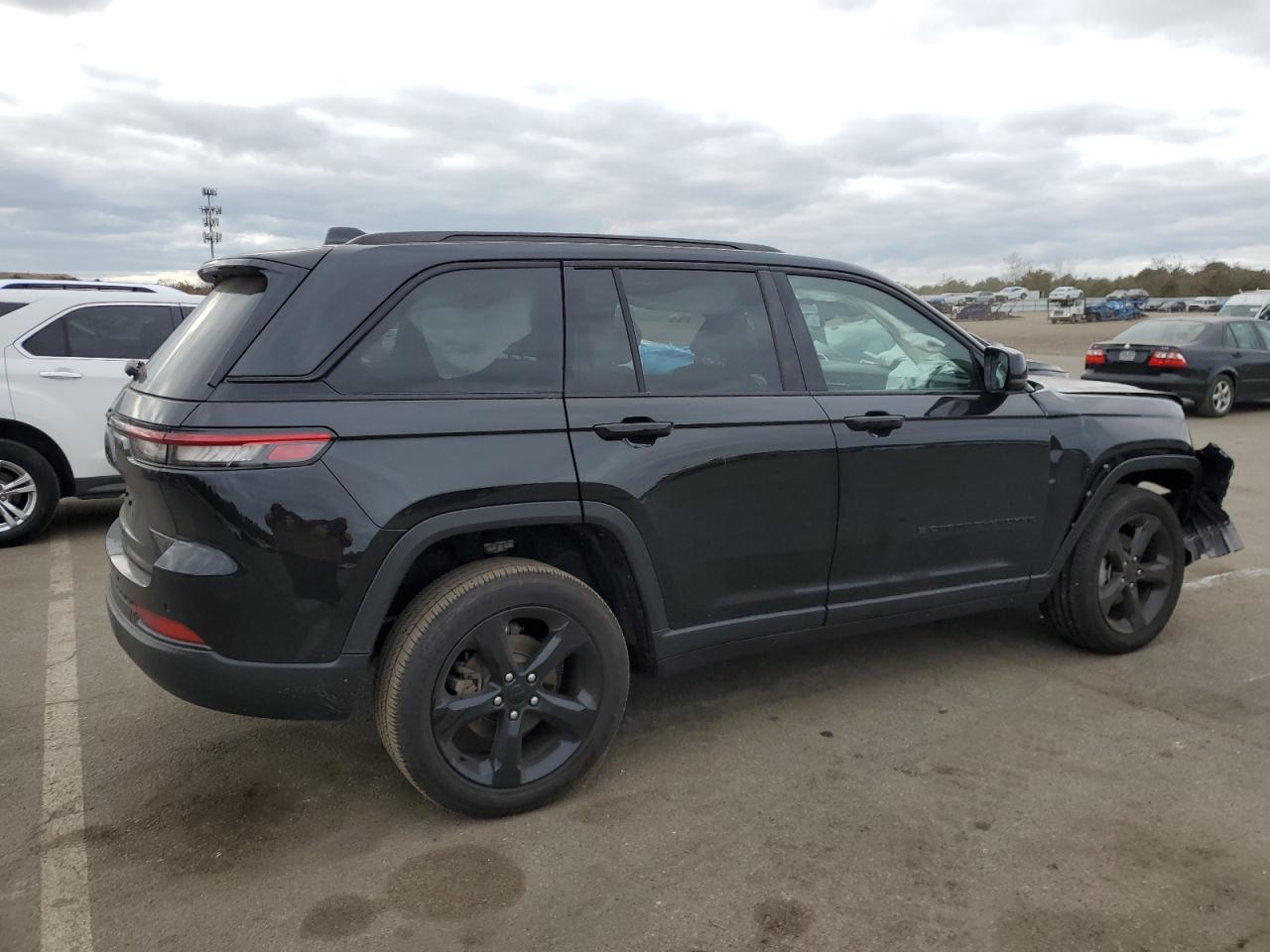 Image 3 of 2023 JEEP GRAND CHEROKEE LAREDO 2023 with VIN 1C4RJHAG5PC556957